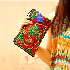 Vintage Floral Embroidery clutch - Retro Square Purse With Wristlet